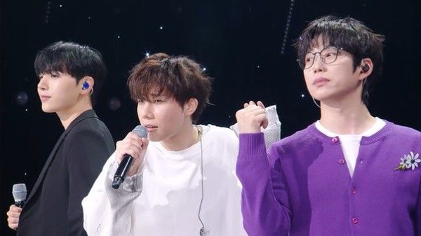 더 시즌즈-10CM의 쓰담쓰담 (사진=KBS2)