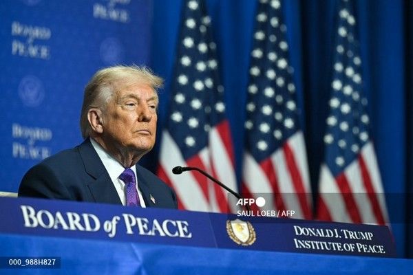 도널드 트럼프 미국 대통령이 2026년 2월 19일 워싱턴 D.C.에 있는 미국 평화연구소에서 열린 '평화위원회' 출범식에 참석했다. 사진제공/AFP통신