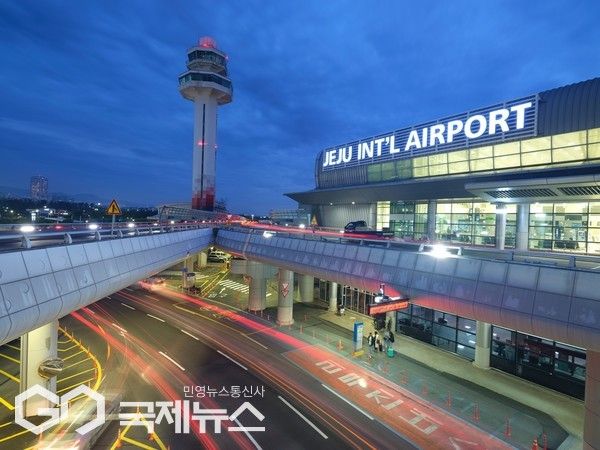 7일 오후 4시 제주공항에&nbsp;따르면 강풍 급변풍경보가 발효중으로 총 413편 중279편(국내선 262편, 국제선 17편)이 결항됐다