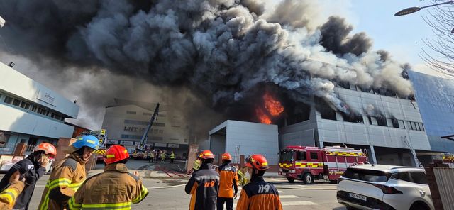 20일 오후 1시 17분쯤 대전 대덕구 문평동 한 자동차 부품 제조공장에서 화재가 발생했다. / 국제뉴스DB