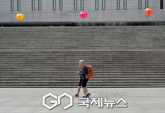 부처님오신날, 묘향산 보현사 8각 13층탑 등 봉축점등 (사진=안희영 기자)