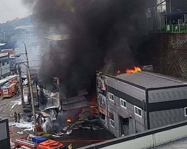 화성 효행구 의약품 공장 화재 (사진=경기소방본부 제공)