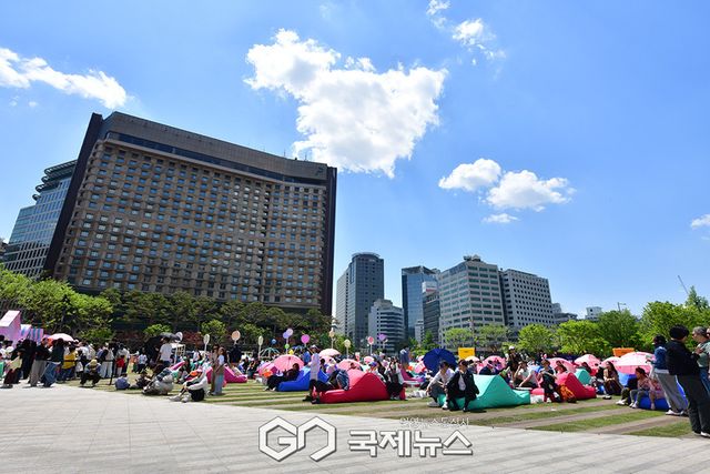 5월, 서울야외도서관 책 읽는 서울광장 (사진=안희영 기자)