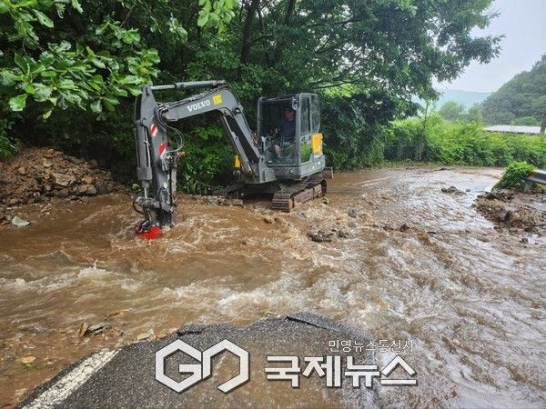 ▶포천시 내촌면 토사 유출과 도로 침수.