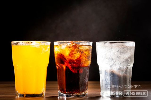 가공식품의 단맛을 내기 위해 첨가하는 액상과당이 암세포 성장에 어떻게 영향을 미치는지를 밝혀낸 해외 연구 결과가 나왔다. 액상과당은 몸 안에서 지질로 바뀌며, 지질은 세포막의 구성요소로 암 세포 성장에 영향을 끼친다는 것이다./게티이미지뱅크