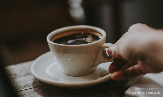 항비만 효과가 있는 커피를 적당량 마시면 대사증후군 환자의 뱃살이 줄어든다는 연구가 나왔다. / unsplash