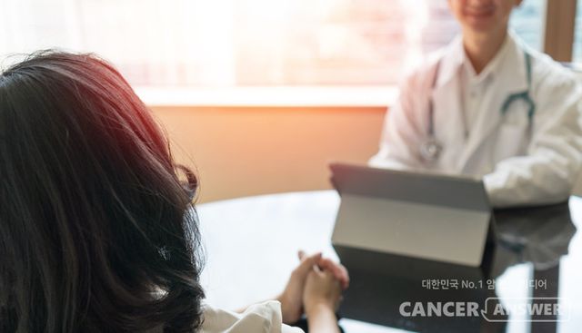 서울대병원 연구진이 개발한 ‘조기 통합 완화의료 시스템(Early Palliative Care, EPC)’이 진행암 환자의 삶의 질을 향상시킬 뿐만 아니라 2년 생존율도 증가시킨다는 연구 결과가 나왔다. 특히 EPC 개입을 10회 이상 받은 환자들의 생존율이 유의미하게 증가한 것으로 나타났다./게티이미지뱅크