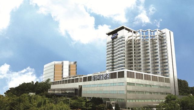 삼성서울병원, 서울아산병원, 서울대병원이 미국 시사주간지 뉴스위크가 선정한 세&nbsp;‘2025 임상분야별 세계 최고 병원(World’s Best Specialized Hospitals)’ 암 분야 톱10에 이름을 올렸다. 사진은 삼성서울병원 전경.