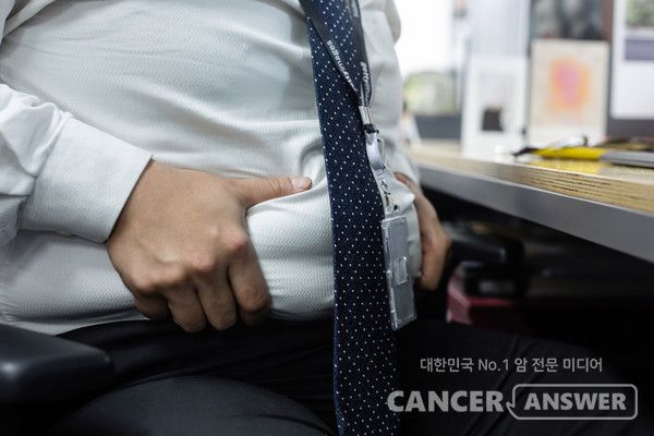 개인의 체중 변화와 대장암 발생률 사이에 연관이 있다는 연구 결과가 나왔다.&nbsp;고려대학교 의과대학 의학과 김현정 교수와 고신대학교 의대 소화기내과 박선자·김재현 교수 공동연구팀이 16일 발표한 연구 결과에 따르면, 체중 변화는 대장암 발생 위험에 영향을 미치며, 이러한 연관성은 성별과 연령에 따라 다르게 나타난다. / 게티이미지뱅크