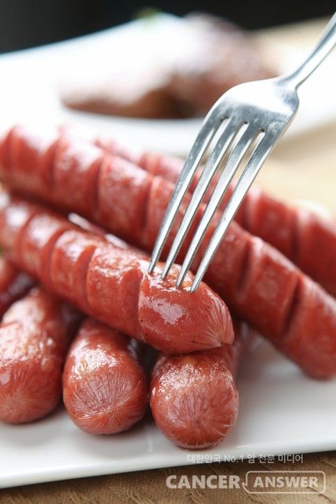 베이컨, 햄, 소시지의 색깔을 보기 좋게 하고 산화 방지를 위해 첨가하는 아질산염 보존제가 암을 유발하고 공중 보건을 위협한다며 영국 과학자들이 가공육 판매를 금지하라고 정부에 촉구했다./게티이미지뱅크