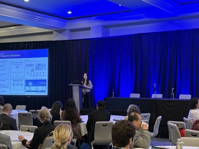 자생한방병원 척추관절연구소 이예슬 원장은 미국 캘리포니아주 뉴포트비치에서 열린 ‘SAR 2025 국제학술대회’에서 이러한 연구 결과를 발표해 우수연구자상을 받았다./자생한방병원 제공