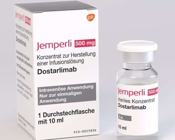 면역항암제 도스탈리맙(Dostarlimab, 상품명: 젬퍼리)만으로 암을 완전관해(암세포가 완전히 소멸된 상태)된 사례가 공개됐다.&nbsp;미국 메모리얼 슬론 케터링 암센터(MSKCC) 연구진의 이 같은 연구 결과는 순수 면역요법만으로 암 환자 대부분을 완치시킨 획기적인 임상 결과다.&nbsp;국제 학술지 ‘뉴잉글랜드 의학 저널(The New England Journal of Medicine)’에 "불일치 복구 결핍을 가진 국소 진행성 직장암에서 PD-1 차단 효과"라는 제목으로 게재된 논문에 따르면, 도스탈리맙으로 치료받은 직장암 환자 49명 전원이 완전관해 됐다.