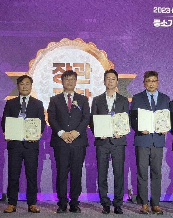 두들린 정일권 CISO, '중소기업 기술·경영 혁신대전' 중소벤처기업부 장관 표창 수상