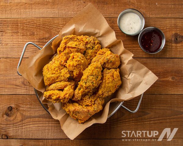 생활치킨의 치킨. (사진제공=㈜데일리비어)