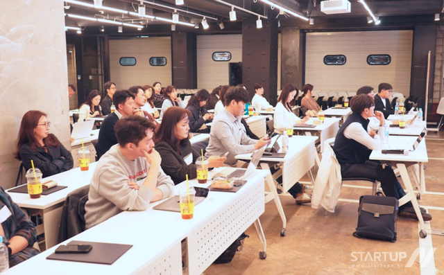 이오스튜디오, ‘데이터 리터러시 워크샵’ 1기 마무리… 스타트업 현장형 데이터 인재 22명 배출