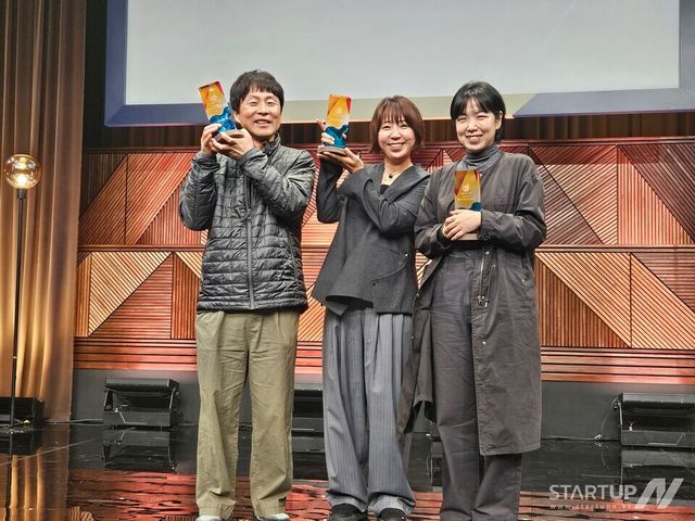 콘진원은 11월 8일 ‘제27회 디지콘6 아시아 본선 어워드(DigiCon6 Asia Awards)’에서 ▲정다희 감독 '옷장 속 사람들' 그랑프리 ▲정유미 감독 '안경' 은상(베스트 아트) ▲전영찬 감독 '동상' 은상(베스트 스토리)을 각각 수상했다. (왼쪽부터 전영찬 감독, 정다희 감독, 정유미 감독)