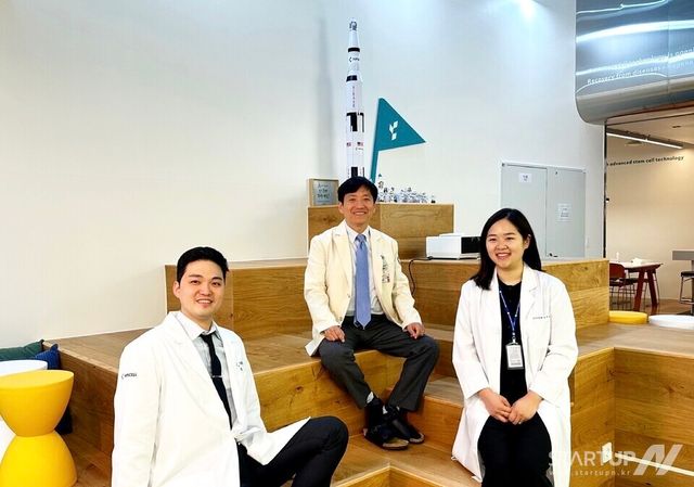 왼쪽부터 입셀 남유준 박사, 서울성모병원 주지현 교수, 가톨릭대학교 임예리 교수