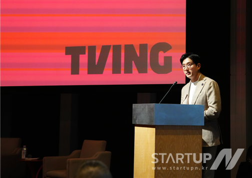 10.28(화) 일본 도쿄에서 열린 ‘동북 아시아 영상 서밋 2025’에 참가해 발표 중인 티빙 조성현 최고사업책임자(CBO)