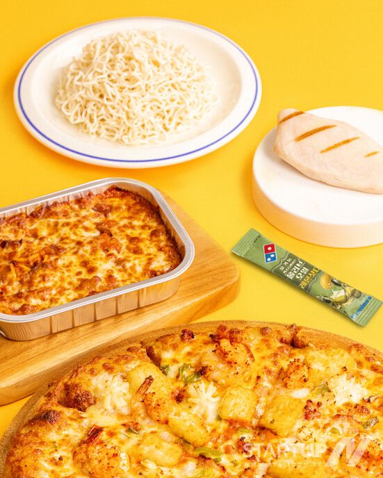 도미노피자 ‘치즈 볼로네즈(하이프로틴 치킨면)’