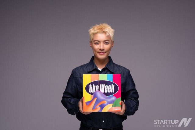 뇌새김·더위크, 모델로 가수 강남 발탁...제2외국어 시장 공략 박차