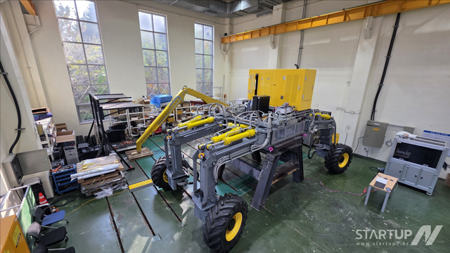 KIRO가 개발한 로봇하부체 사진