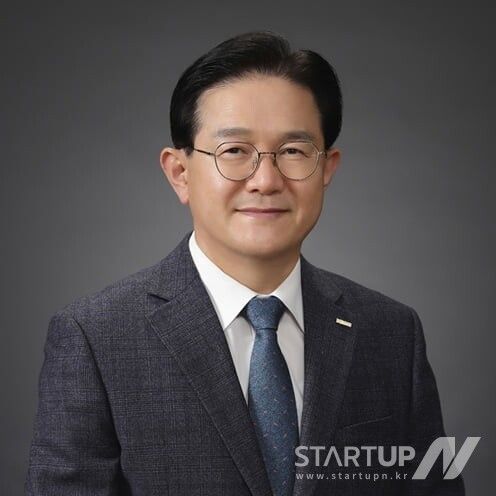 부산벤처기업협회 10대 회장직을 수행하는 정현돈 신임회장