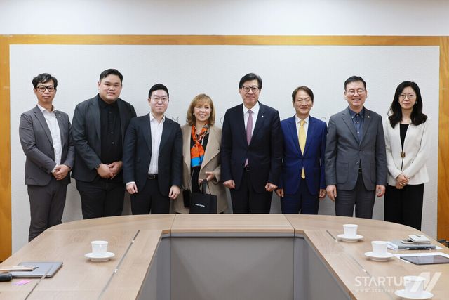 박형준 시장, 재키 헤르난데스 플러그앤플레이(PLUG AND PLAY) 부사장 접견… 부산 창업생태계 활성화 논의해