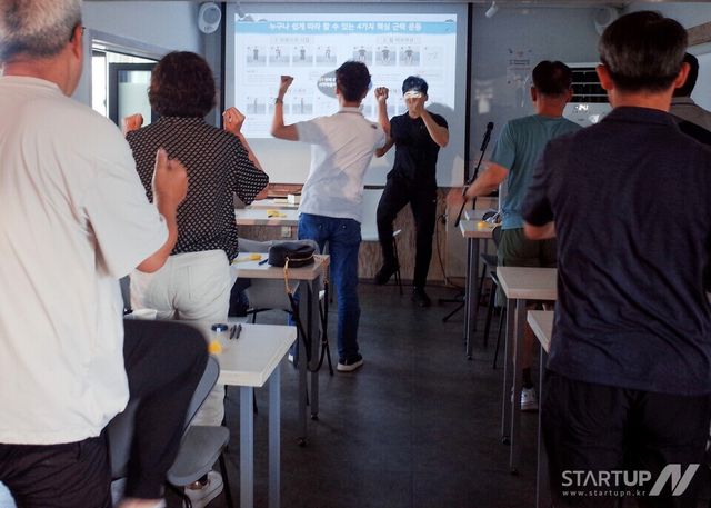 비바랩스, 논산시 퇴직예정자 대상 ‘시니어 맞춤 근력운동 클래스’ 통해 은퇴 후 체력관리 솔루션 제공