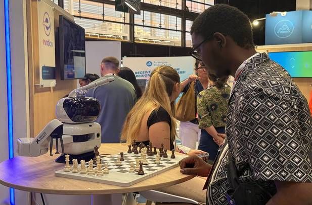 AI 체스 로봇 SenseRobot (사진=KOTRA&nbsp;파리 무역관)