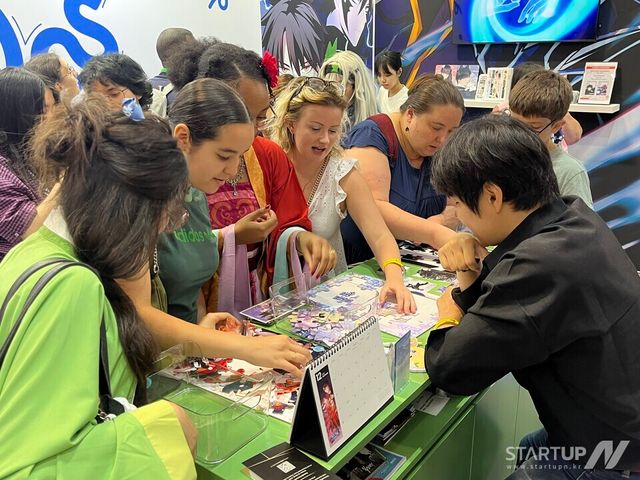 콘진원은 7월 3일부터 6일까지 프랑스 빌팽트에서 열린 ‘2025 어메이징 페스티벌’에서 최초로 한국공동관을 운영했다. (서울미디어코믹스 프로그램 운영 현장 사진)