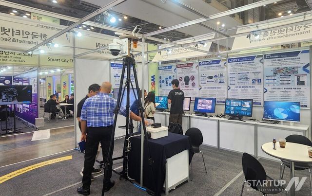 부산 월드스마트시티 엑스포 KISA 부스에 설치된 응급상황 감지 시스템(사진제공=디플리)