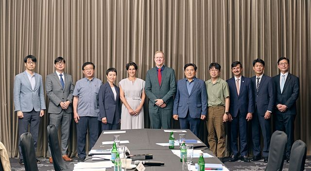 라이트재단 평의회-게이츠재단 간담회 사진