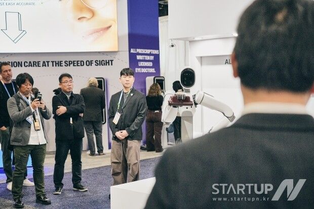 대중형 웨어러블 로봇부터 휴머노이드까지… 위로보틱스, CES 2026서 존재감