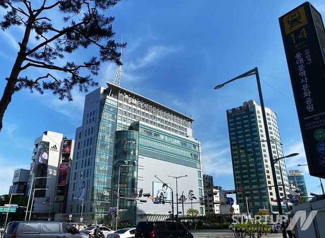 에이피엠 쇼핑몰 전경