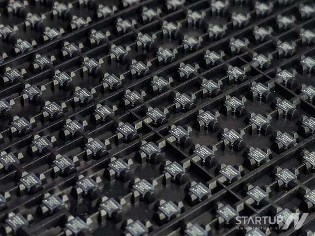 유니컨, 185억 시리즈B 투자 유치… ‘선 없는’ 초고속 통신 시대 앞당긴다