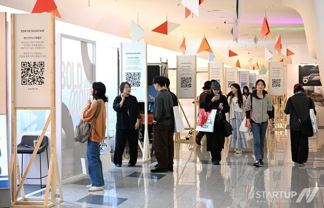 DDP디자인페어 대학 협업 프로그램 '영디자이너 특별관' 2025년 전시 전경