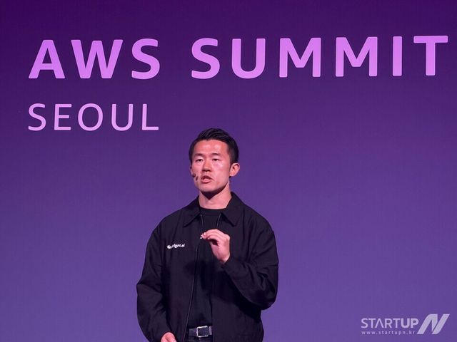 이상희 센드버드 코리아 대표이사가 지난 20일 AWS Summit Seoul 2026에서 키노트를 진행하고 있다.