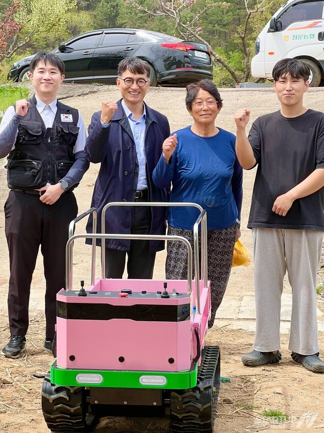 더로보틱스, 양평 수박밭에 자율추종 로봇 첫 투입… “좁은 농로도 이동”