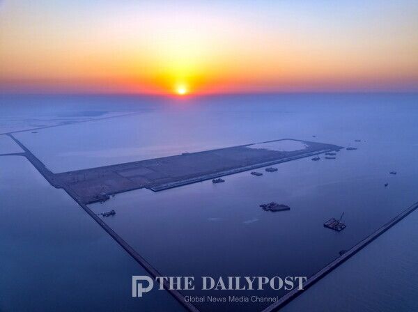 이라크 신항만 1단계 컨테이너 터미널 안벽공사 현장