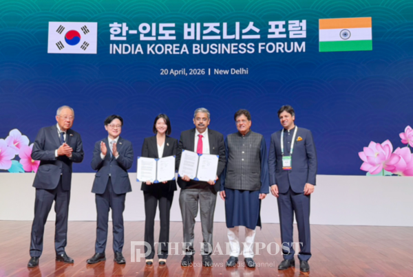 ©데일리포스트=(왼쪽부터)류진 한국경제인연합회 회장,김정관 산업통상부 장관,최수연 네이버 대표,우주왈 마투르TCS대표,피유시 고왈 상공부 장관,아난트 고엔카 인도상공회의소연합회 회장