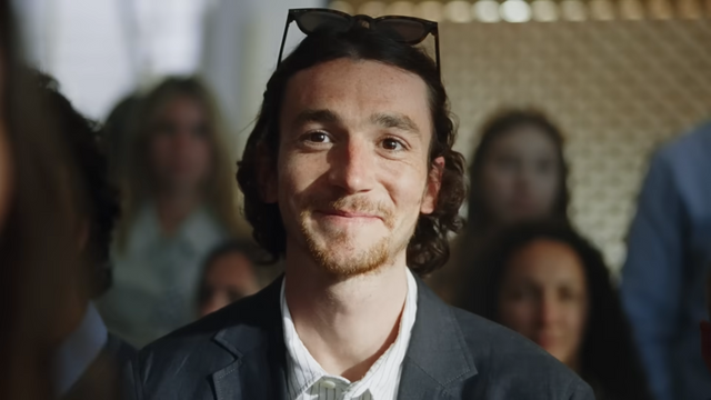 [AP신문 광고평론 No.922]&nbsp;딸의 공연을 보는 아빠. 사진 Volvo Car Korea 유튜브 캡처 ⓒAP신문(AP뉴스)