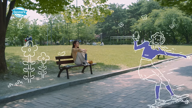 [AP신문 광고평론 No.838] 캐릭터를 발견한 신예은. 사진 동원F&B 유튜브 캡처 ⓒAP신문(AP뉴스)