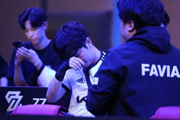 ©AP신문(AP뉴스)/ 이미지 제공 = 크래프톤 ▲디플러스 기아 오살 선수가 지난 7월 2일 열렸던 PMPS 2023 시즌2 파이널 당시, PMWI 진출 확정 후 눈물을 흘리고 있는 모습.