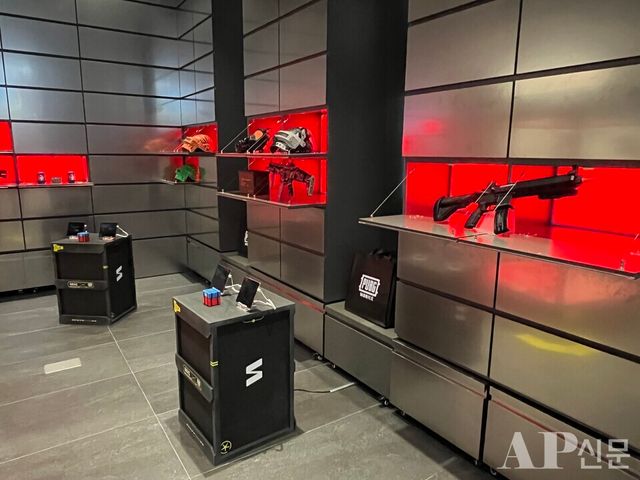 ©AP신문(AP뉴스)/ 박수연 기자 = ▲20일 서울 성수동에 마련된 팝업스토어 ‘배틀그라운드 모바일 x 시디즈 더 블루 존 성수’에서 열린 뷰잉 파티 현장.