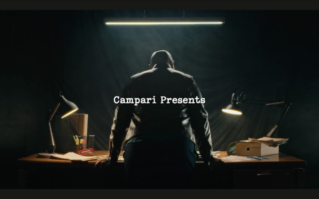 캄파리, „For Your Eyes Only“, 사진 유튜브 캡처