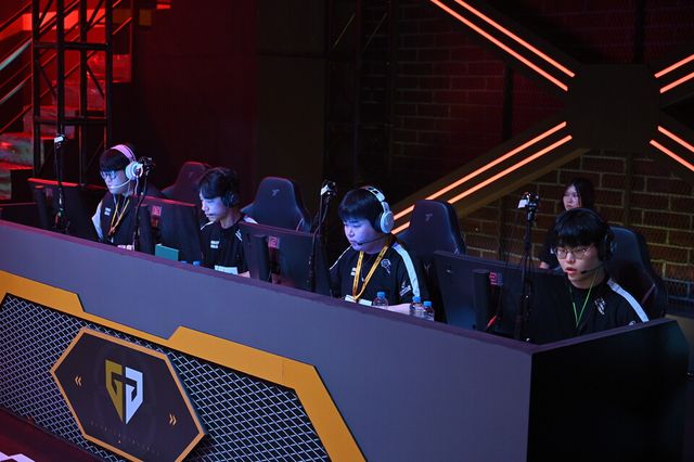 ©AP신문(AP뉴스)/ 이미지 제공 = 크래프톤 ▲젠지 선수단.