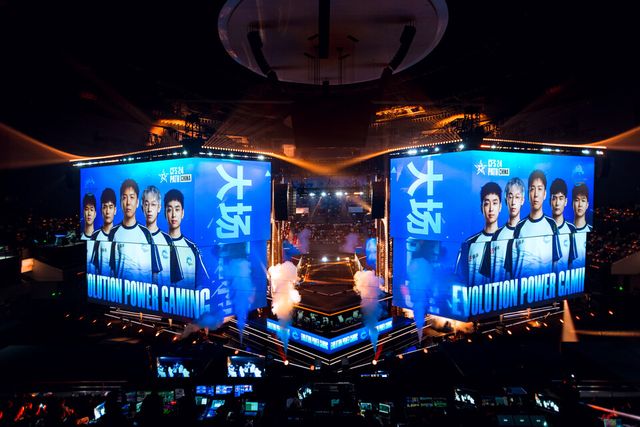 ©AP신문(AP뉴스)/ 이미지 제공 = 스마일게이트 ▲중국 항저우에서 진행 중인 글로벌 No.1 온라인 FPS ‘크로스파이어’의 e스포츠 대회인 ‘CFS 2024 그랜드 파이널’ 플레이오프 승자전에서 ‘에볼루션 파워 게이밍(EP)’이 베트남의 울프 엠파이어를 3대 0으로 꺾고 결승전에 선착했다.