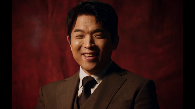 [AP신문 광고평론 No.1184]&nbsp; ​​​​​​​화보 촬영 후 비하인드 씬 같은 연출을 보여준다. 사진 롯데웰푸드 유튜브 캡처ⓒAP신문(AP뉴스)