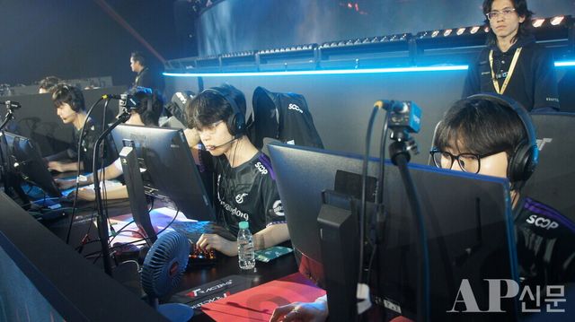 ©AP신문(AP뉴스)/ 박수연 기자 = ▲광동 프릭스 선수단.