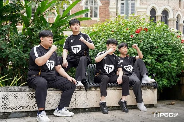 ©AP신문(AP뉴스)/ 이미지 제공 = 크래프톤 ▲젠지 '발포' 김민재 선수, '애더' 정지훈 선수, '토시' 성윤모 선수, '렉스' 김해찬 선수